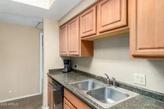 Photo #6: 6602869 Listing