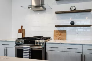 Photo #5: 6603145 Listing