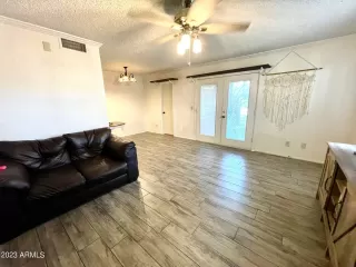 Photo #3: 6603244 Listing