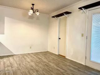 Photo #6: 6603244 Listing