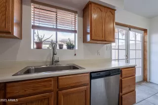 Photo #5: 6603323 Listing