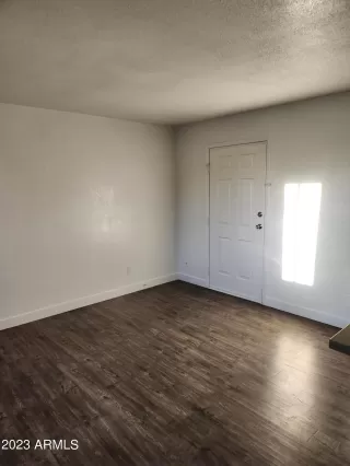 Photo #5: 6603585 Listing