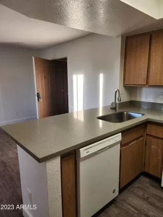 Photo #6: 6603585 Listing