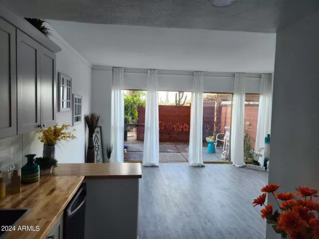 MLS: 6603982 Condo For Sale