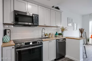 Photo #5: 6603982 Listing 