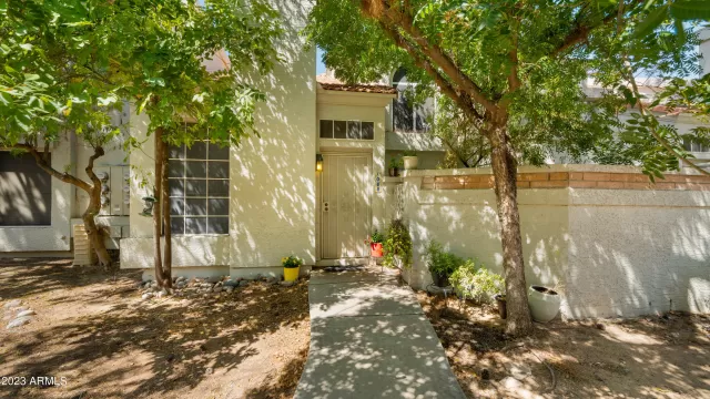 MLS: 6604434 Condo For Sale