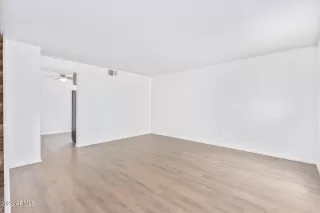 Photo #4: 6605099 Listing