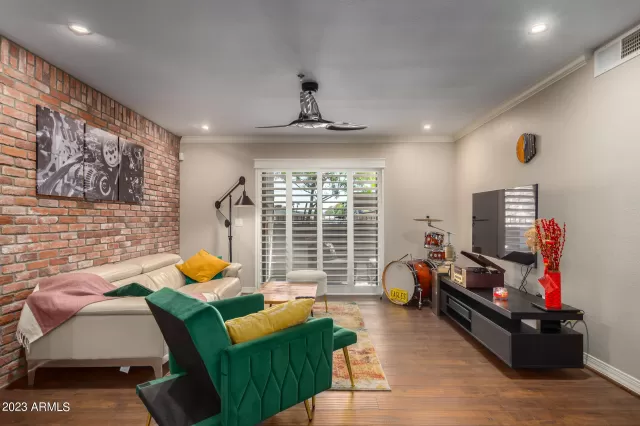 MLS: 6605113 Condo For Sale