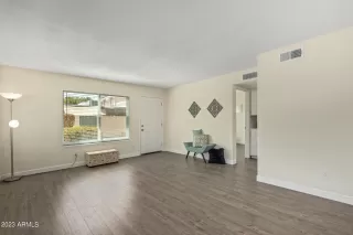 Photo #4: 6605135 Listing