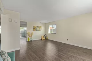 Photo #5: 6605135 Listing