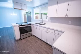 Photo #5: 6605376 Listing