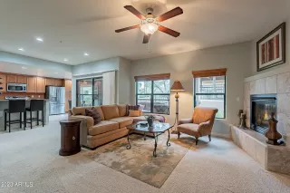 Photo #5: 6605418 Listing