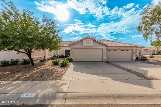 MLS: 6605568 Condo For Sale