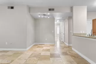 Photo #5: 6605639 Listing