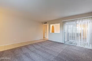 Photo #6: 6605658 Listing