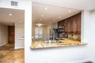 Photo #5: 6605742 Listing