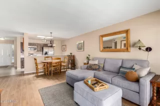 Photo #6: 6605780 Listing 