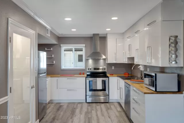 MLS: 6605804 Condo For Sale