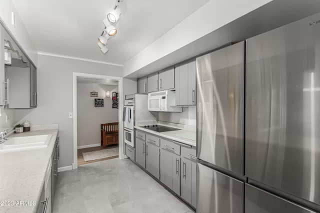 MLS: 6606905 Condo For Sale