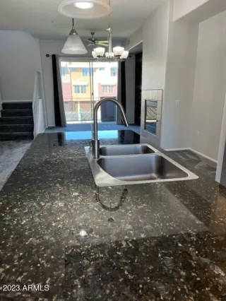 Photo #6: 6606960 Listing