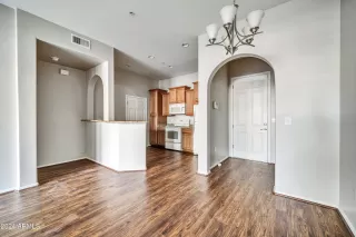 Photo #6: 6607407 Listing