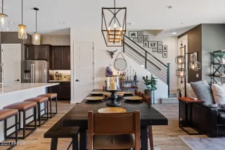 Photo #2: 6607462 Listing