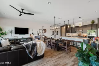 Photo #5: 6607462 Listing