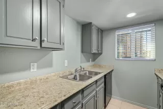 Photo #5: 6608118 Listing