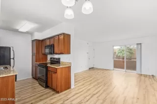 Photo #6: 6608122 Listing