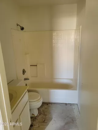 Photo #4: 6608284 Listing