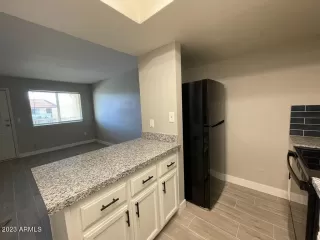 Photo #3: 6608319 Listing