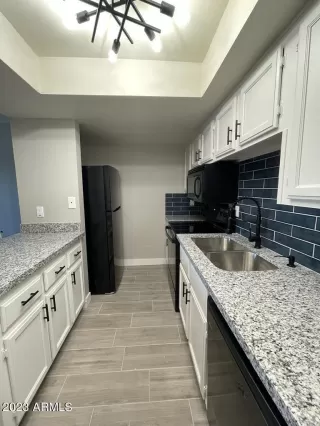 Photo #6: 6608319 Listing