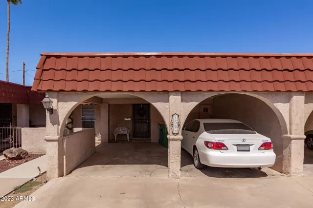 MLS: 6608512 Condo For Sale