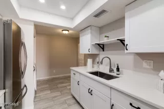 Photo #5: 6608512 Listing 