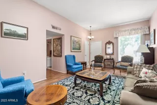 Photo #5: 6608627 Listing