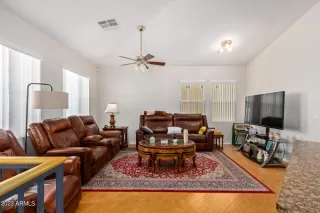 Photo #5: 6608724 Listing