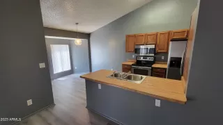 Photo #5: 6608746 Listing