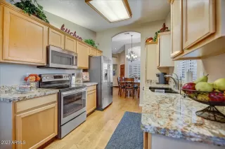 Photo #5: 6608827 Listing