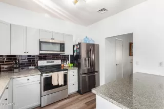 Photo #2: 6609063 Listing 