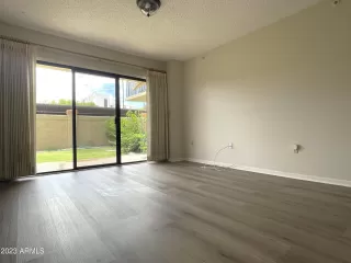 Photo #4: 6609320 Listing