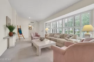 Photo #5: 6609327 Listing