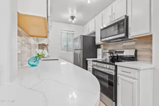 Photo #3: 6609331 Listing