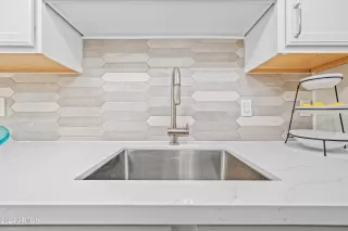 Photo #6: 6609331 Listing