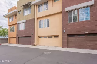 Photo #2: 6609356 Listing