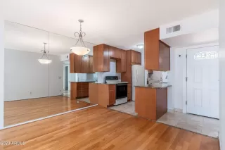 Photo #5: 6609386 Listing 