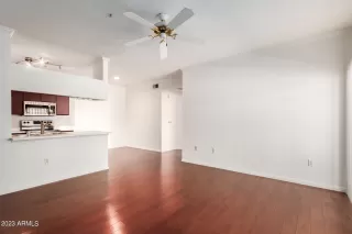 Photo #5: 6609397 Listing