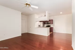 Photo #6: 6609397 Listing