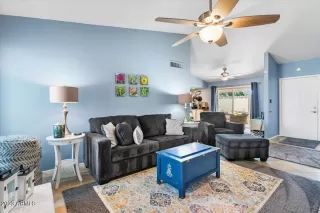 Photo #5: 6609507 Listing