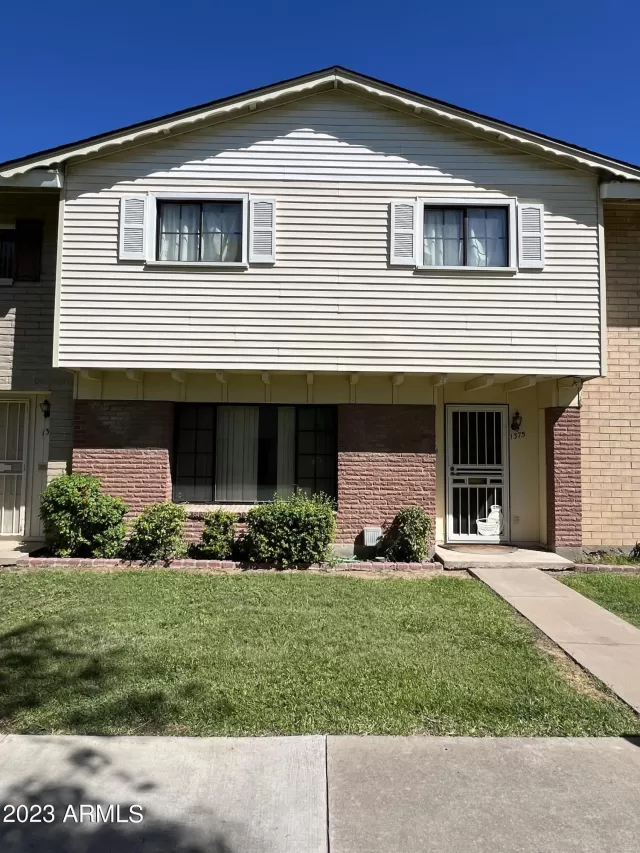 MLS: 6609832 Condo For Sale