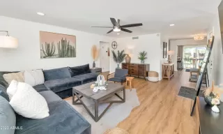 Photo #4: 6610002 Listing